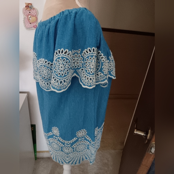 SOLD! Sale 🌞 Fever~Chambray Off the Shoulder White Eyelet Embroidered Top - Picture 10 of 15